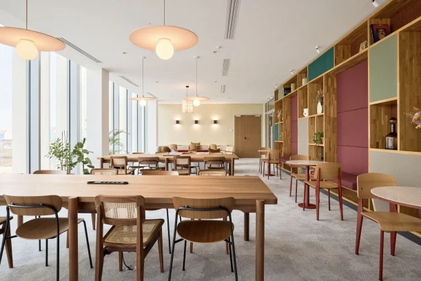 Bureau privé - 93400 - 8 postes - 4240€