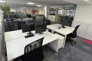 Bureau privé - 69006 - 4 postes - 1560€