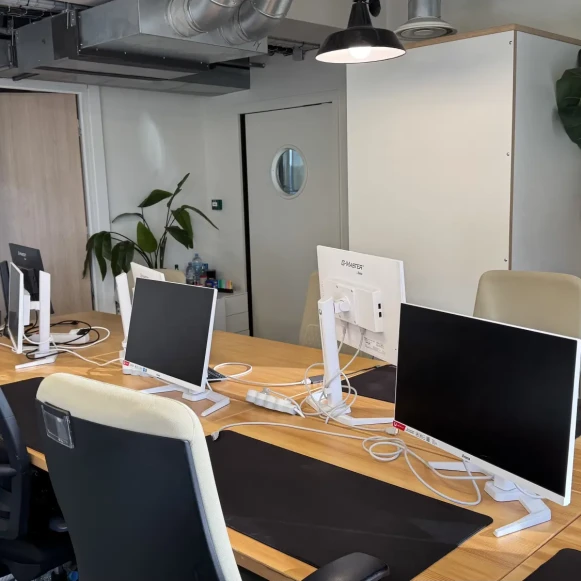 Open Space  28 postes Coworking Quai de Valmy Paris 75010 - photo 5