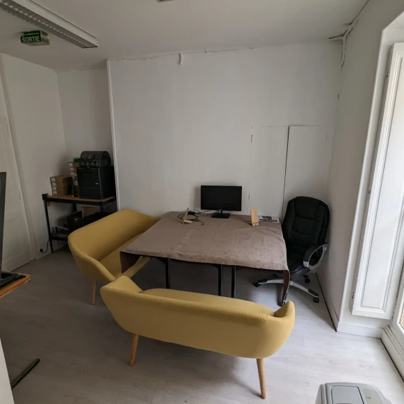 Bureau privé 44 m² 5 postes Location bureau Place Saint-Christoly Bordeaux 33000 - photo 3