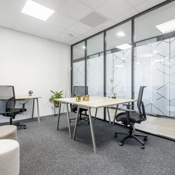 Bureau privé 13 m² 3 postes Location bureau Rue du Château d'Orgemont Angers 49000 - photo 2