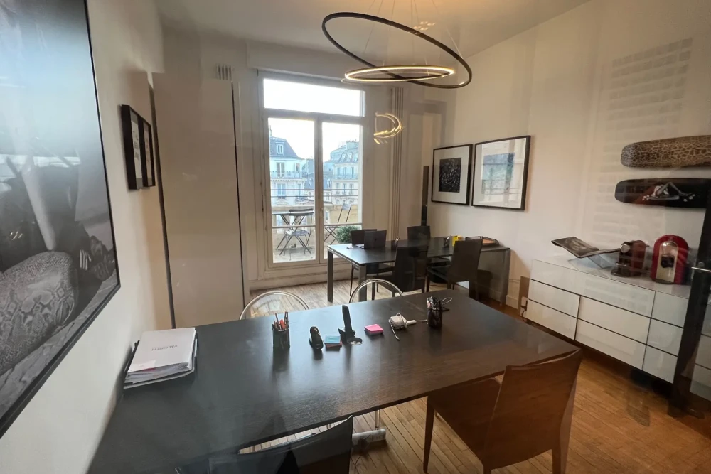 Bureau privé - 75008 - 8 postes - 3180€