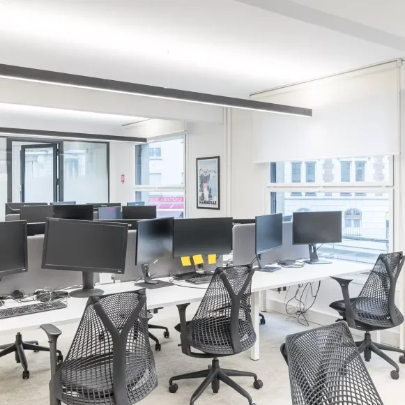 Espace indépendant 160 m² 24 postes Location bureau Rue Joseph Sansboeuf Paris 75008 - photo 8