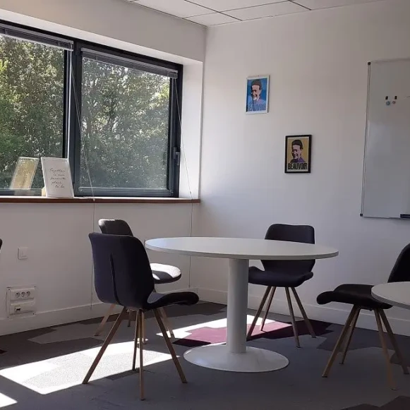 Bureau privé 22 m² 8 postes Coworking Voie de la Cardon Palaiseau 91120 - photo 1