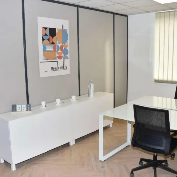 Bureau privé 20 m² 4 postes Location bureau Avenue de Norvège Villebon-sur-Yvette 91140 - photo 1