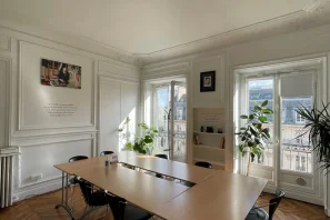 Bureau privé - 75001 - 4 postes - 2695€