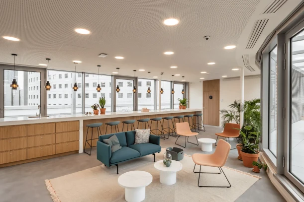 Bureau privé - 92800 - 9 postes - 6084€