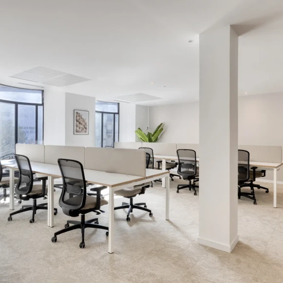 Espace indépendant 380 m² 48 postes Location bureau Rue de Provence Paris 75008 - photo 7