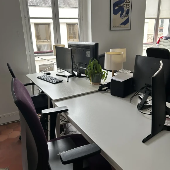 Open Space  5 postes Location bureau Rue Commines Paris 75003 - photo 3