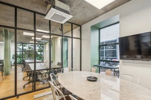 Espace indépendant - 75010 - 65 postes - 40000€