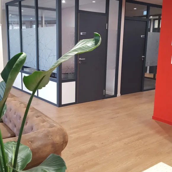 Bureau privé 12 m² 1 poste Coworking Rue Philippe Héron Villefranche-sur-Saône 69400 - photo 3