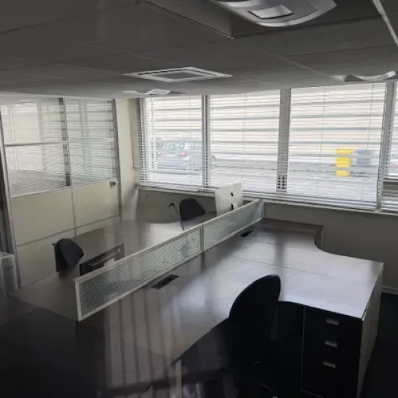 Bureau privé 20 m² 4 postes Location bureau Rue d'Aguesseau Boulogne-Billancourt 92100 - photo 1