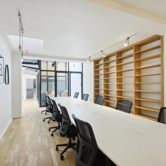 Espace indépendant 190 m² 28 postes Coworking Rue Championnet Paris 75018 - photo 2