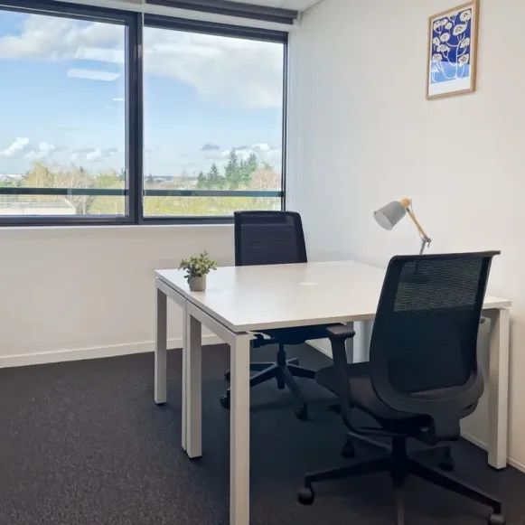 Bureau privé 8 m² 2 postes Coworking Rue de la Milletière Tours 37100 - photo 1