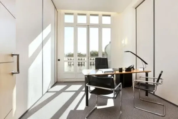 Bureau privé - 75008 - 5 postes - 2575€