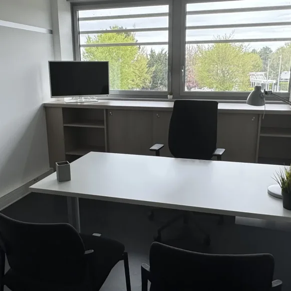 Bureau privé 14 m² 1 poste Location bureau Rue des Indes Noires Boves 80440 - photo 3