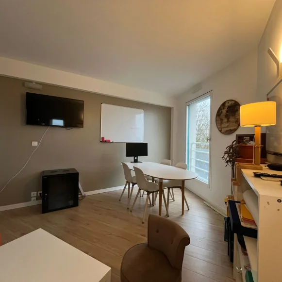 Bureau privé 57 m² 12 postes Location bureau Rue Piat Paris 75020 - photo 7