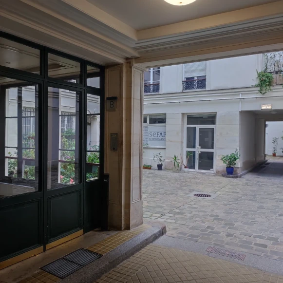 Bureau privé 20 m² 6 postes Coworking Boulevard de Magenta Paris 75010 - photo 7