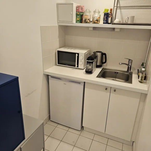 Bureau privé 20 m² 4 postes Location bureau Rue du Faubourg Poissonnière Paris 75010 - photo 5