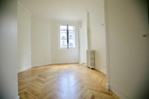 Bureau privé - 75016 - 3 postes - 1700€