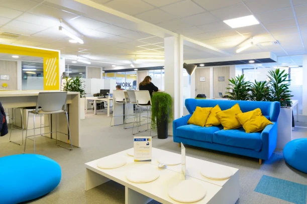 Open Space - 44000 - 25 postes - 187.5€