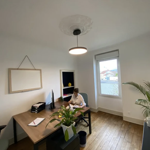Bureau privé 16 m² 2 postes Coworking Rue Marcellin Berthelot Nuits-Saint-Georges 21700 - photo 1