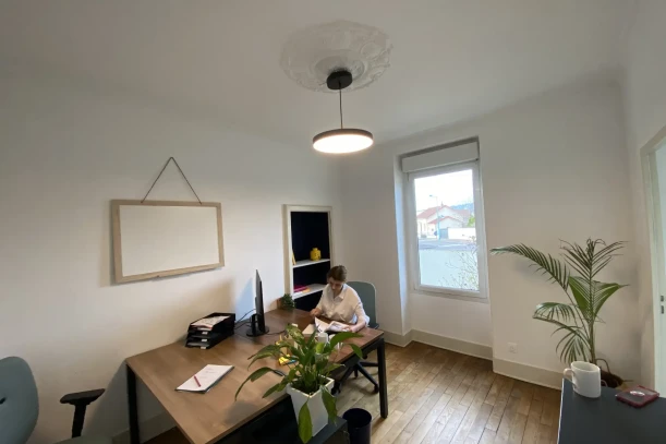 Bureau privé - 21700 - 2 postes - 630€
