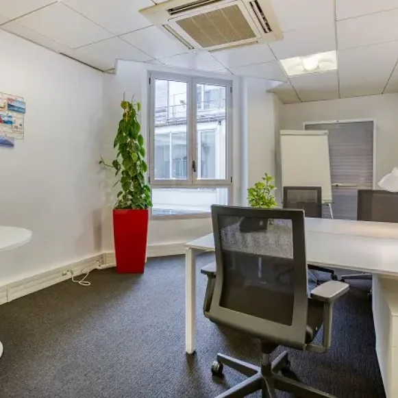 Bureau privé 14 m² 3 postes Coworking Rue du Helder Paris 75009 - photo 3