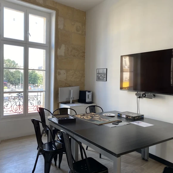 Bureau privé 145 m² 22 postes Location bureau Place Canteloup Bordeaux 33800 - photo 5