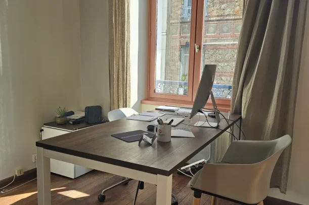 Open Space - 78100 - 1 poste - 380€