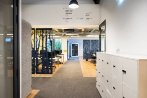 Open Space - 75011 - 180 postes - 250€