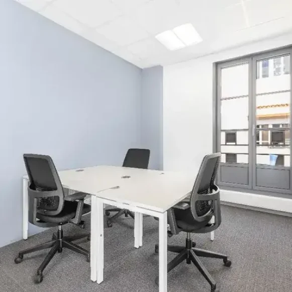 Bureau privé 19 m² 5 postes Coworking Boulevard du Mont d'Est Noisy-le-Grand 93160 - photo 3