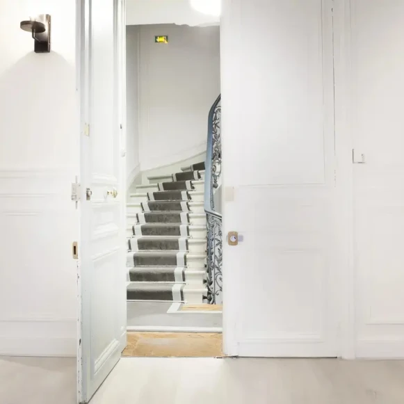 Espace indépendant 130 m² 25 postes Location bureau Rue Bleue Paris 75009 - photo 3