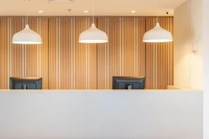 Bureau privé - 38000 - 9 postes - 1977€