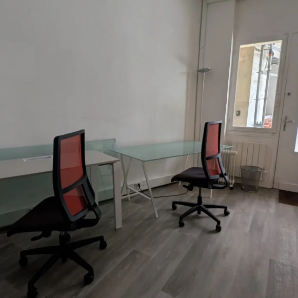 Bureau privé 20 m² 3 postes Coworking Rue de la Roquette Paris 75011 - photo 1