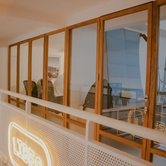 Espace indépendant 100 m² 13 postes Location bureau Rue du Faubourg Saint-Denis Paris 75010 - photo 5