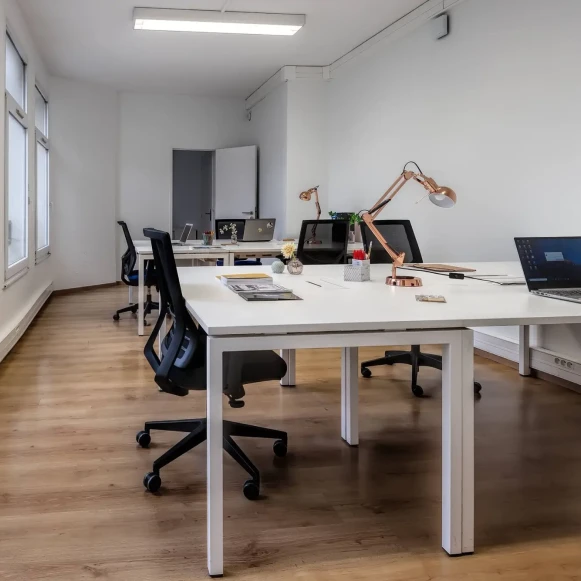 Bureau privé 22 m² 4 postes Coworking Place de la Gare Lille 59800 - photo 5