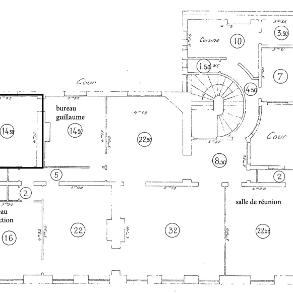 Bureau privé 16 m² 4 postes Location bureau Rue de Turbigo Paris 75001 - photo 4