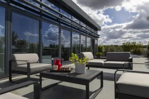 Espace indépendant - 92130 - 100 postes - 395€