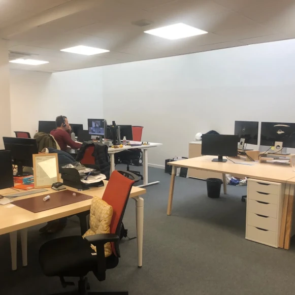 Bureau privé 24 m² 6 postes Coworking Rue Casimir Périer Lyon 69002 - photo 4