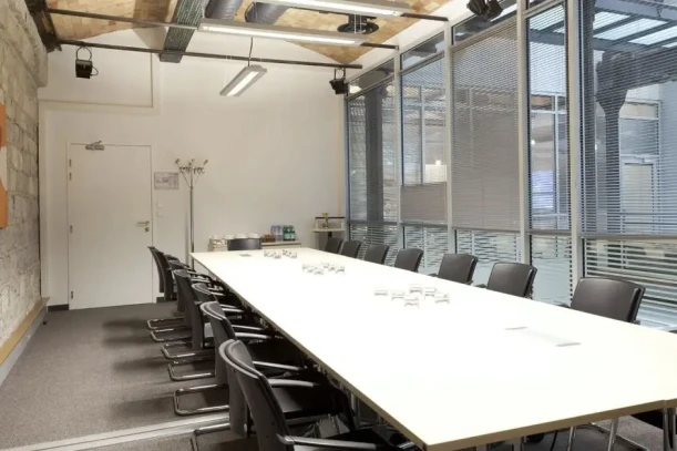 Bureau privé - 13002 - 4 postes - 1898€