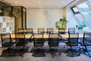 Bureau privé - 92130 - 4 postes - 2360€