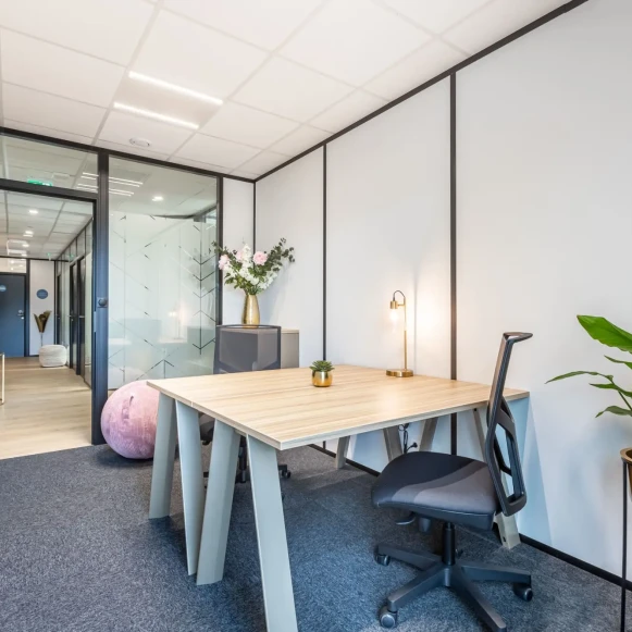 Bureau privé 35 m² 8 postes Coworking Rue Jacques Daguerre Nantes 44300 - photo 2
