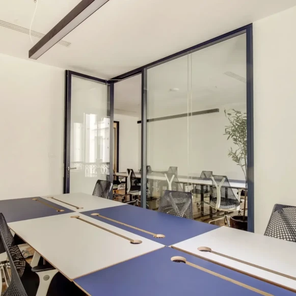 Bureau privé 15 m² 5 postes Location bureau Rue de Stockholm Paris 75008 - photo 4
