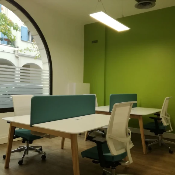 Open Space  4 postes Location bureau Rue Jean Mermoz Rueil-Malmaison 92500 - photo 2