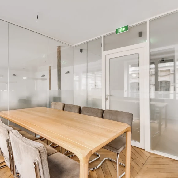 Espace indépendant 60 m² 12 postes Location bureau Rue de la Vrillière Paris 75001 - photo 1