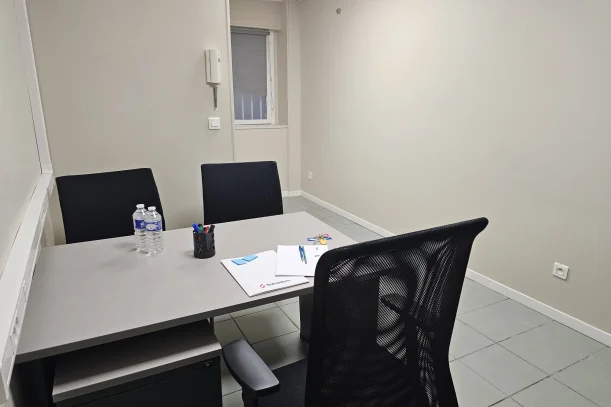 Bureau privé - 75010 - 1 poste - 570€