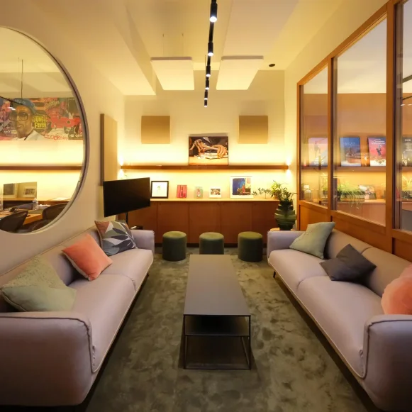 Espace indépendant 250 m² 30 postes Location bureau Rue Championnet Paris 75018 - photo 2