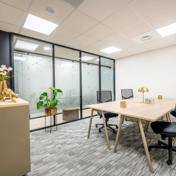 Bureau privé 16 m² 4 postes Location bureau Rue des Courtillons Bruz 35170 - photo 1