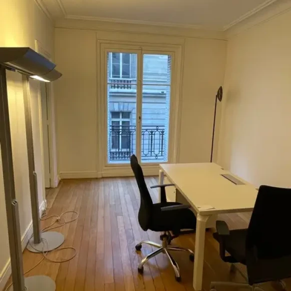 Bureau privé 12 m² 2 postes Location bureau Rue de Messine Paris 75008 - photo 10